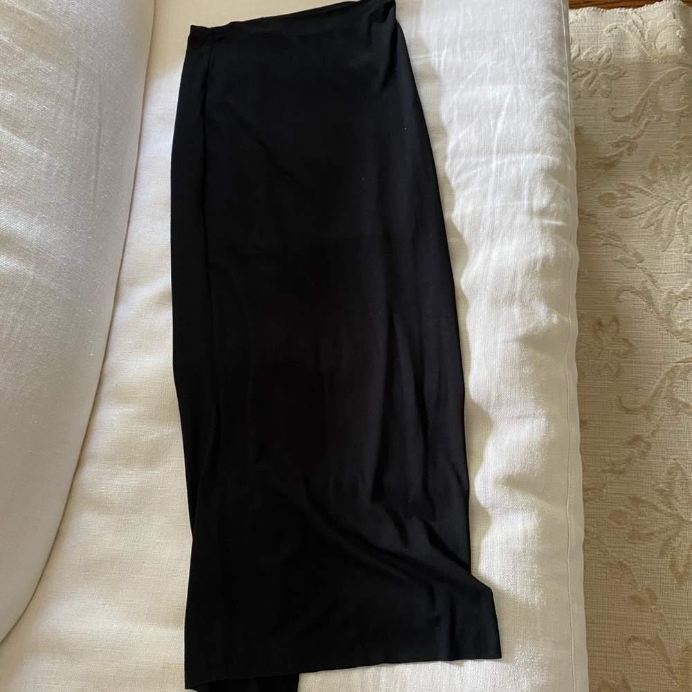 Black Skirt!